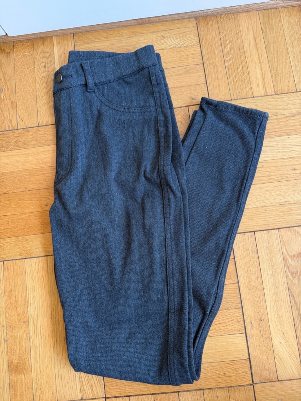 Uniqlo HeatTech Dark Charcoal Slim Stretch Pants